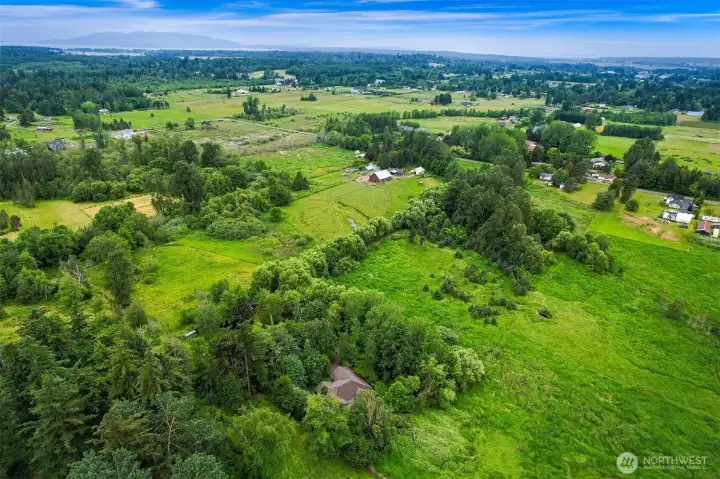 surrounded by nature yet less than 10 mins away from Costco. surrounded by nature yet less than 10 mins away from Costco.