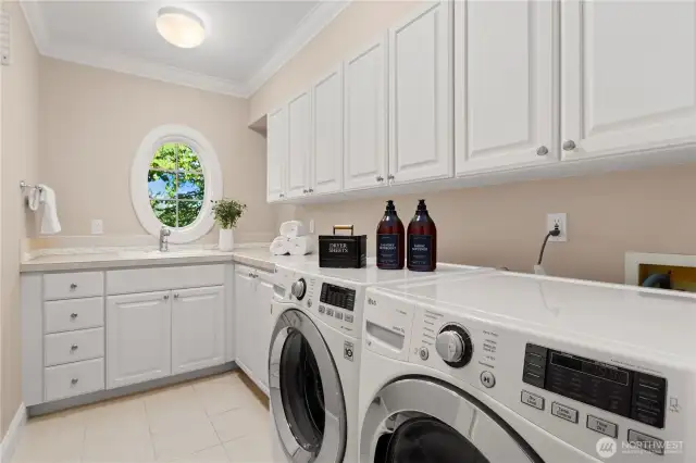 Laundry room on the 2nd level.