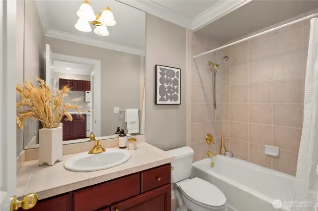Full bathroom in the guest house.