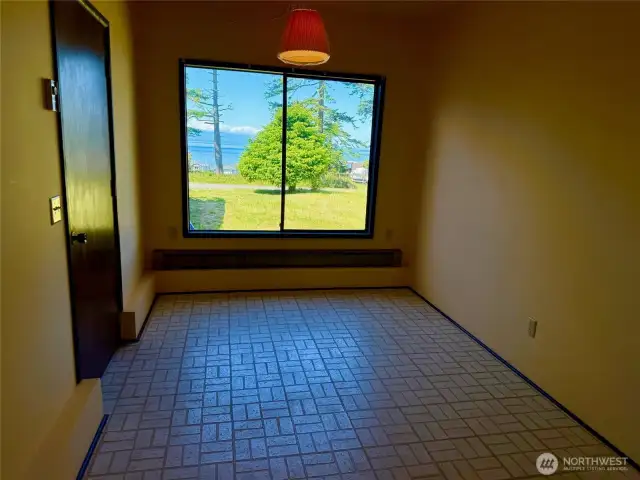 Bonus room attached to garage facing west