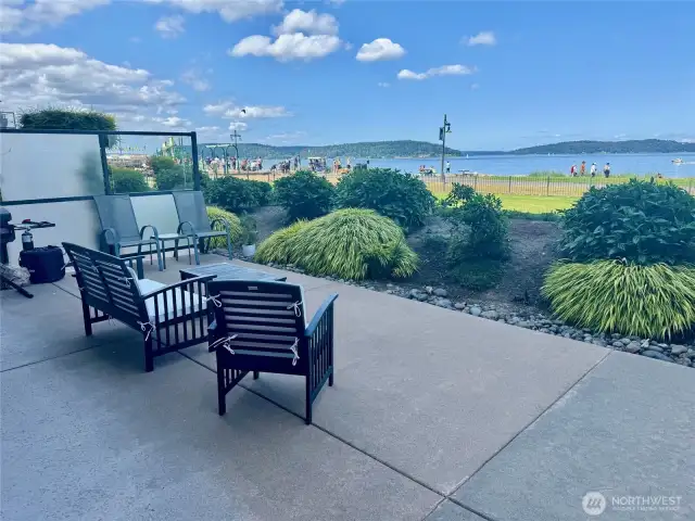Relaxing patio with views of Puget Sound, Mt. Rainier, Vashon Island. Surrounding Seattle Area and much more!  Be in the heart of all the fun!