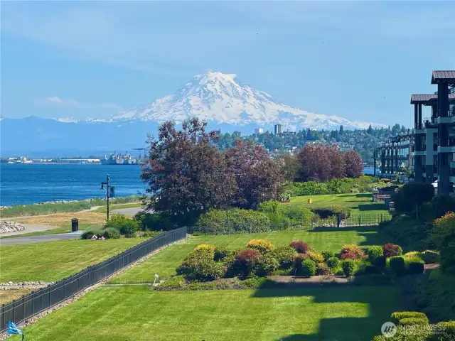 Mt. Rainier in all it's glory! Enjoy this majestic view when you make Point Ruston your home!
