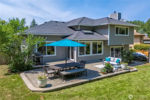 Stunning Stone Patio with Elegant Hardscape Design
