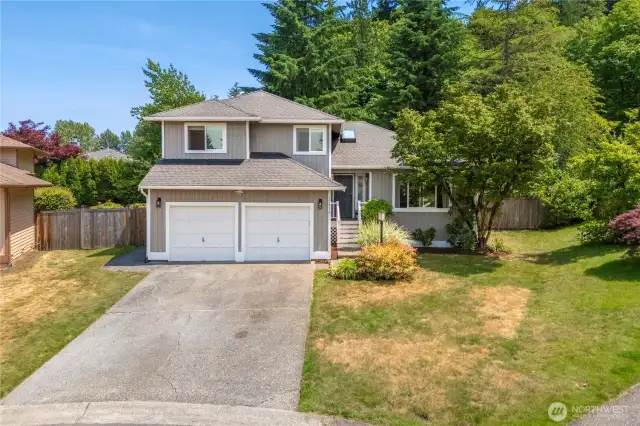Spacious Driveway with Plenty of Parking Space
