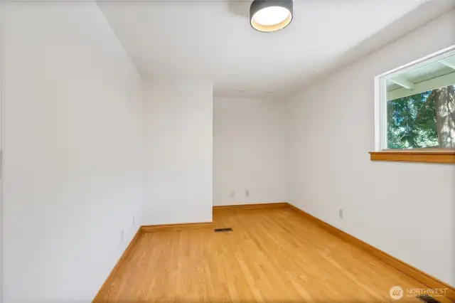 Bedroom/Office