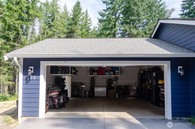 Attached garage, shelving included.