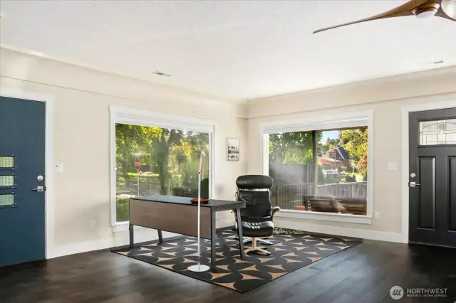 Spacious living room - project space