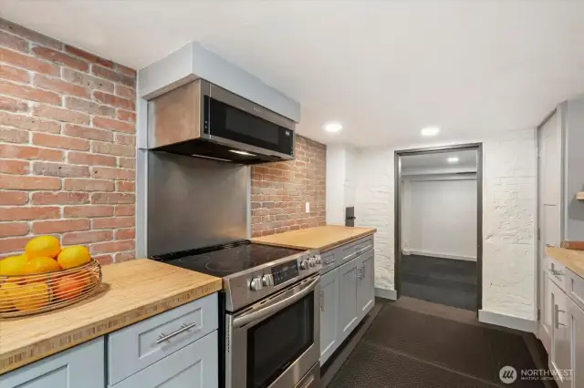 Basement kitchen - newer appliances