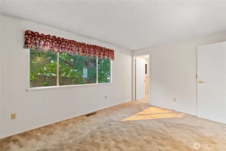 Primary bedroom to primary bath
