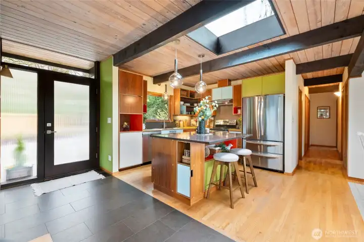 Front Door/Kitchen/Hallway