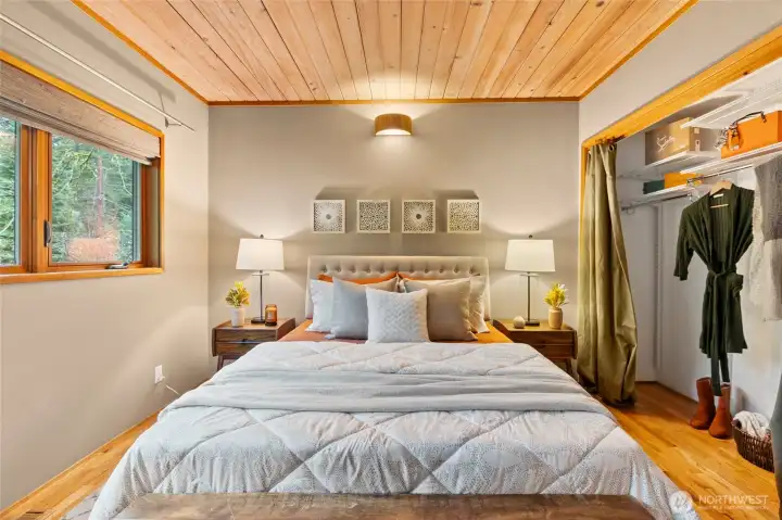 Primary Bedroom - main Floor