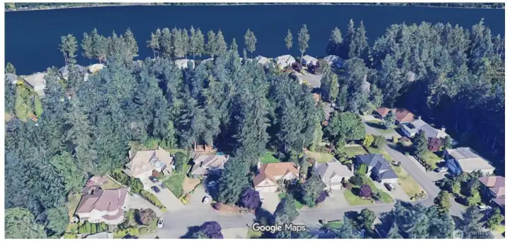 Just a block or two from Colvos Passage and close to the Narrows bridge for easy commuting! Just a block or two from Colvos Passage and close to the Narrows bridge for easy commuting!