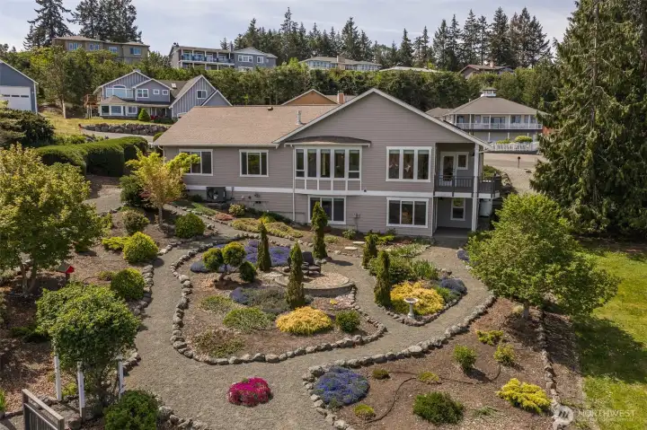 131 Moonlight Drive in Sunny Sequim!