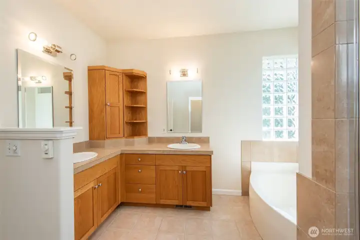 Separate Tub, Shower & Water Closet
