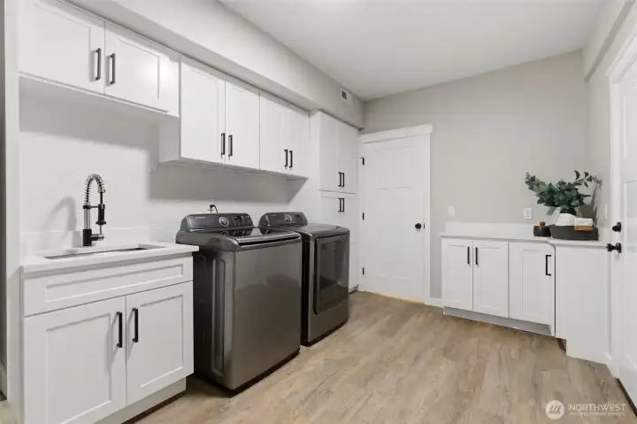 Oversize laundry room