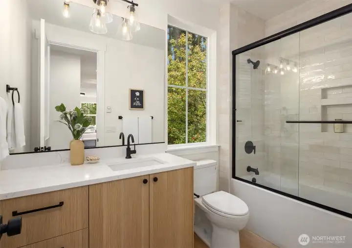 Second full bath upstairs Second full bath upstairs