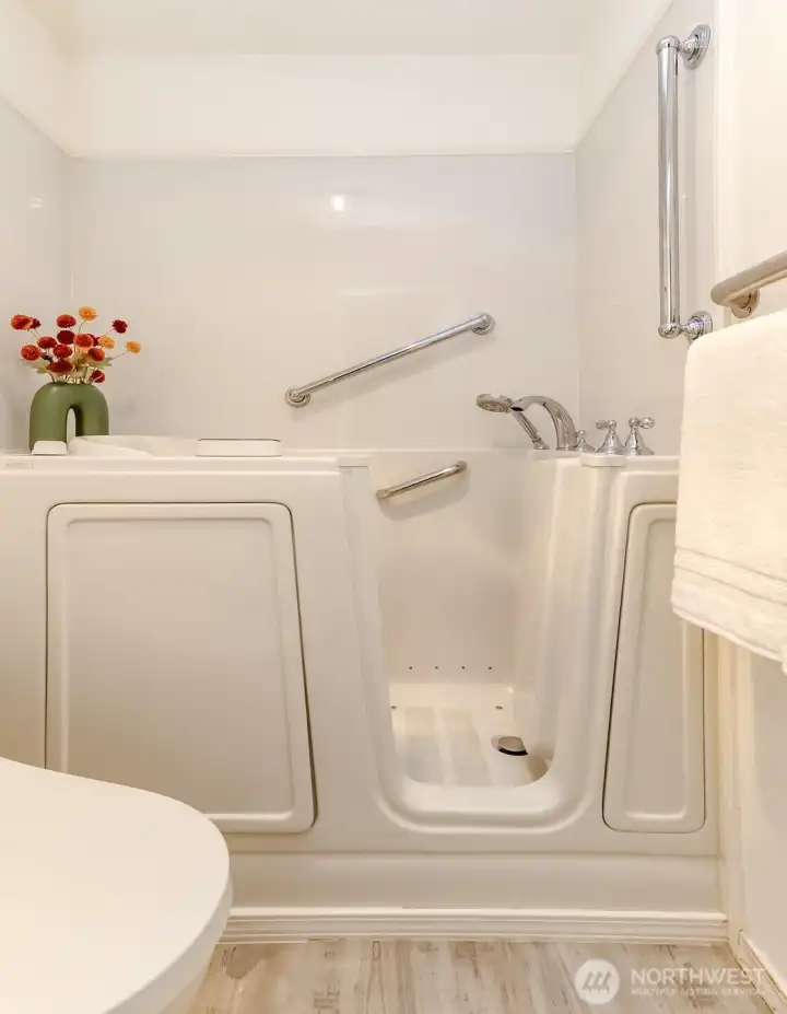 Walk-in Bath; Some use as a Dog washing station too! Walk-in Bath; Some use as a Dog washing station too!