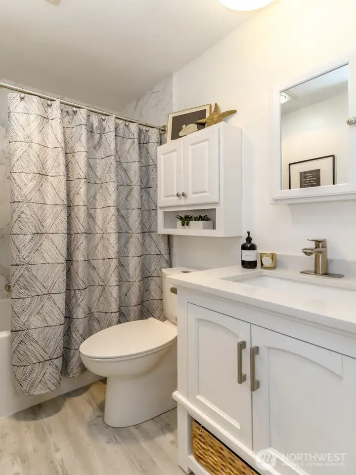 Remodeled Bathroom! Remodeled Bathroom!