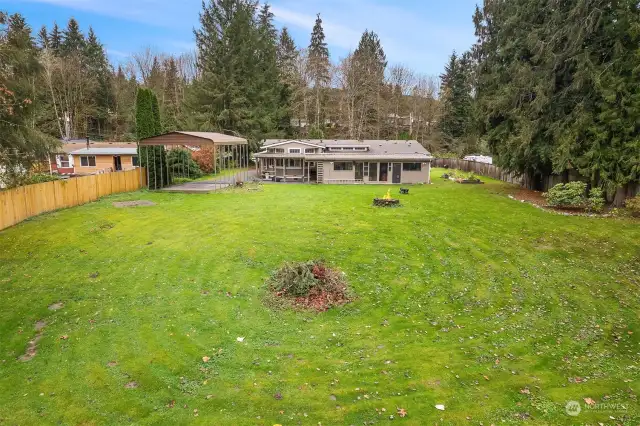 Oversized back yard w/ river access