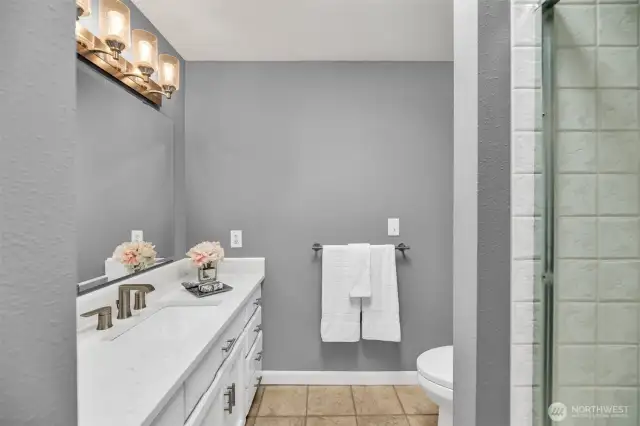 Second full bath on upper level