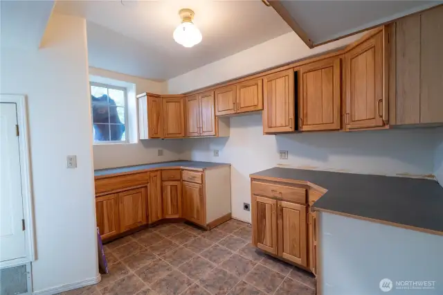 Downstairs Kitchenet