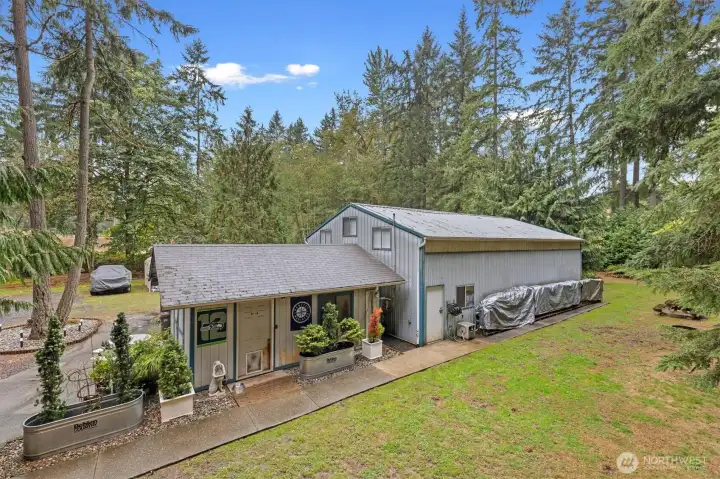 ATTENTION Hobbyists, Collectors, or Car Enthusiasts! 48X30 Shop/Garage Plus a 20X16 Garage/Shop.