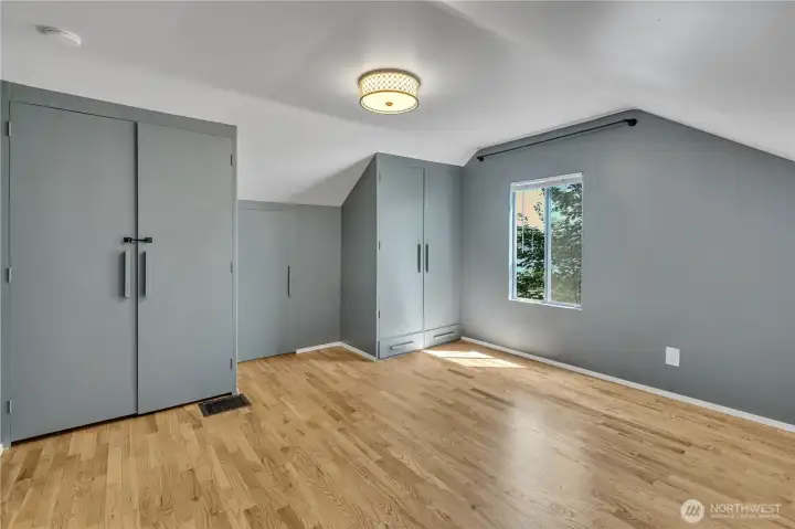 Upper level 3rd bedroom.