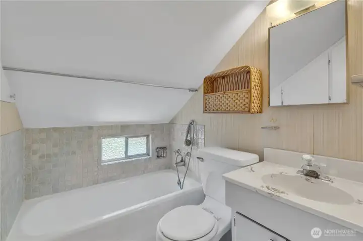 Upper level 3/4 bath.