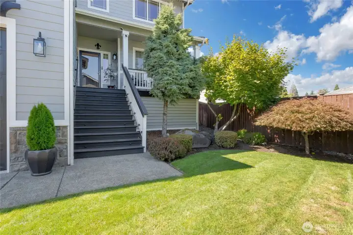 Completely private and landscaped front and back yard. Sprinkler system.