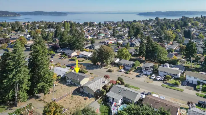Home is situated in the heart of Tacoma, between North Tacoma, West Tacoma and Point Ruston, with quick access to Point Defiance, downtown Tacoma and more.