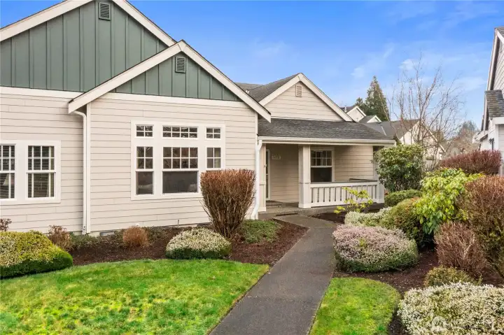 RARE single level end unit condo in Downtown Dupont