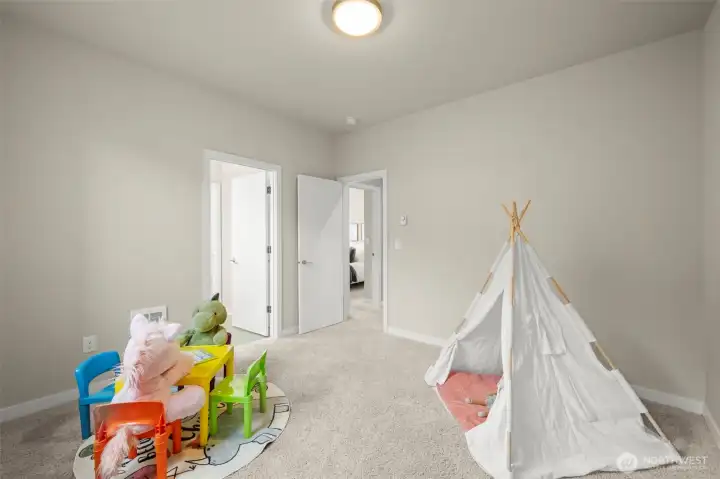 Bedroom Upstairs w/ Walk in Closet