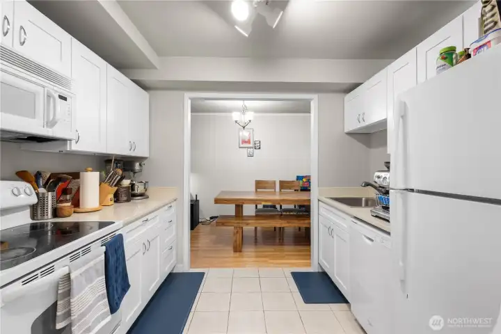 Check out the new quartz countertops!