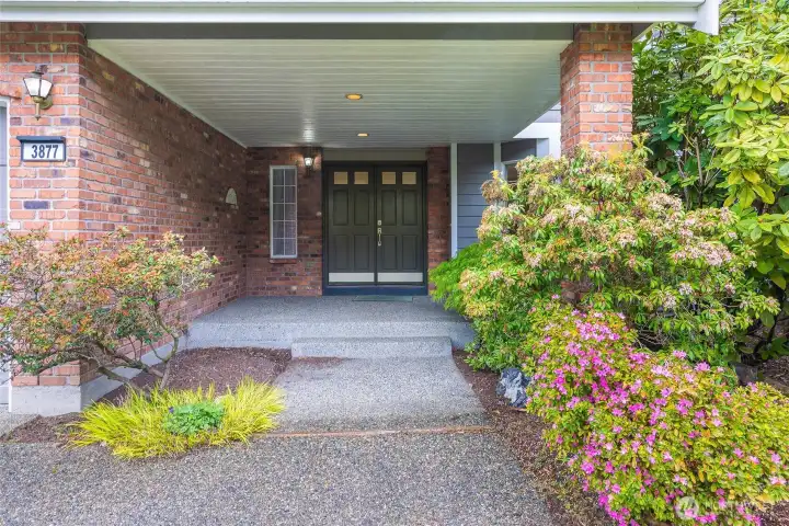 Covered front porch.