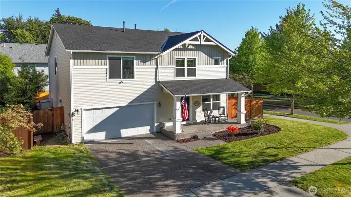 Looking SE toward the home. Garage is a three-car, one being tandem. Looking SE toward the home. Garage is a three-car, one being tandem.