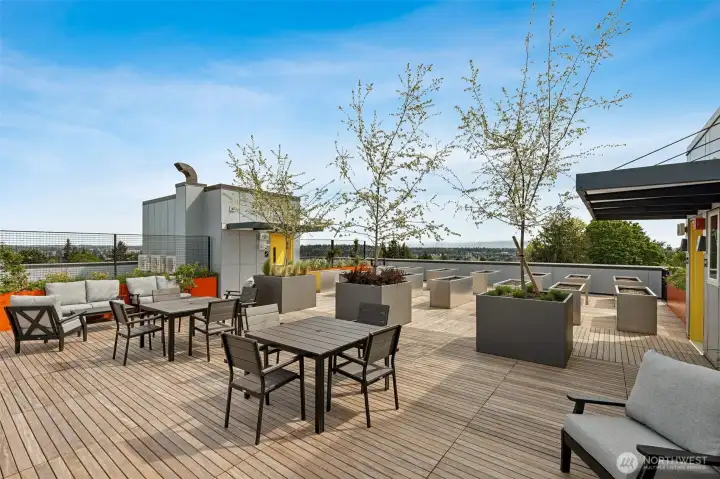 Garden space and sweeping panoramic views from this rooftop. Enjoy morning sunrises and come back and watch sunsets Garden space and sweeping panoramic views from this rooftop. Enjoy morning sunrises and come back and watch sunsets