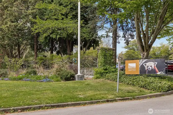 Green space across the street at Woodland Park and walk to Woodland Park zoo Green space across the street at Woodland Park and walk to Woodland Park zoo