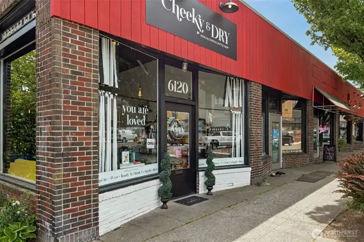 Specialty shops only on Phinney Ave just steps away Specialty shops only on Phinney Ave just steps away