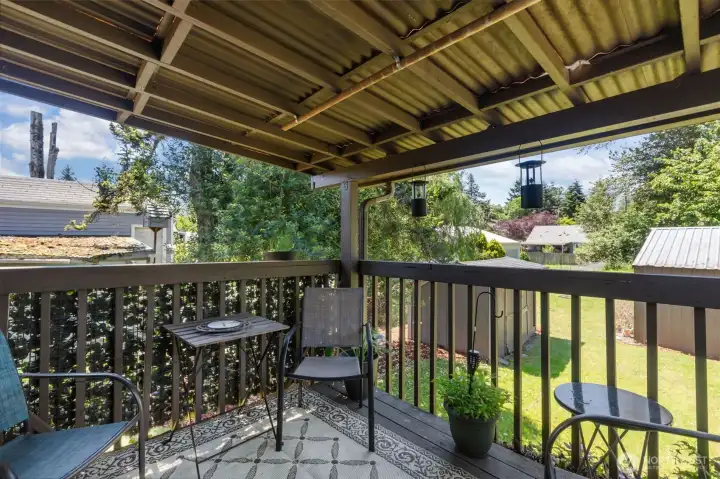 Upstairs back deck