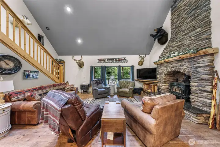 Vaulted ceiling Vaulted ceiling