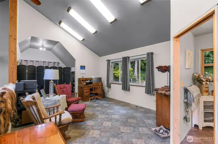 Bonus room. Bonus room.