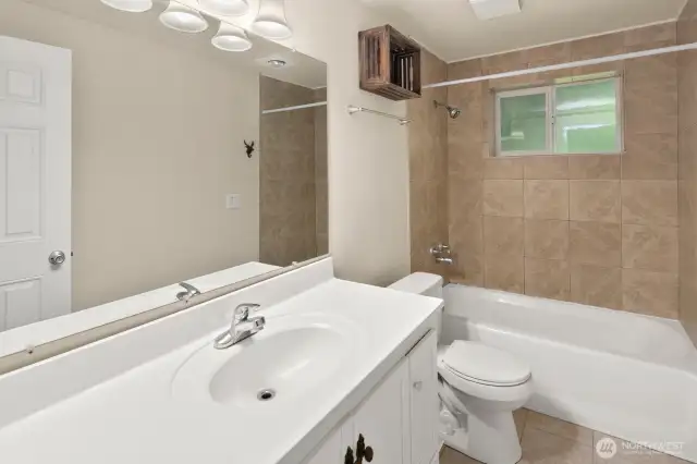 Lower bath