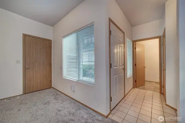 Entry/passage to Powder rm.
