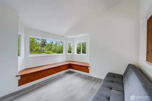 Upstairs loft can be a den or office.