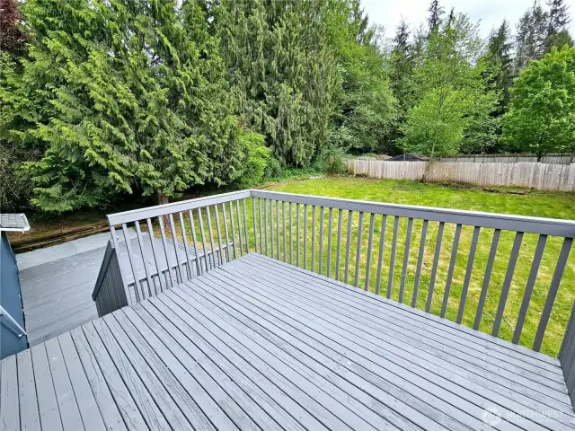 2 decks, Lower deck wired for hot tub