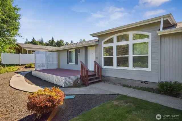 Wonderful 1716 sqft 3/2 2004- well kept beauty!