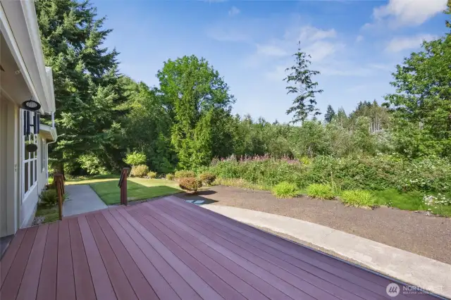 Lovely front deck to capture morning sun- home faces East.