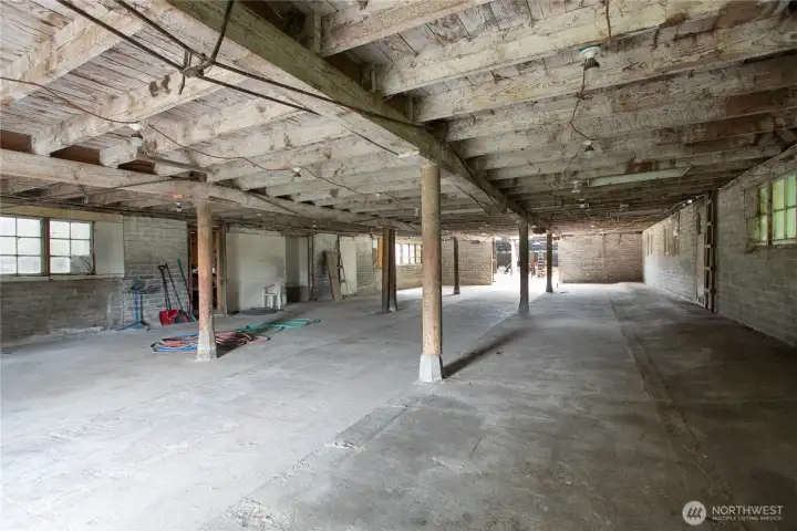 The main floor of the barn is cleaned out and ready for your needs.