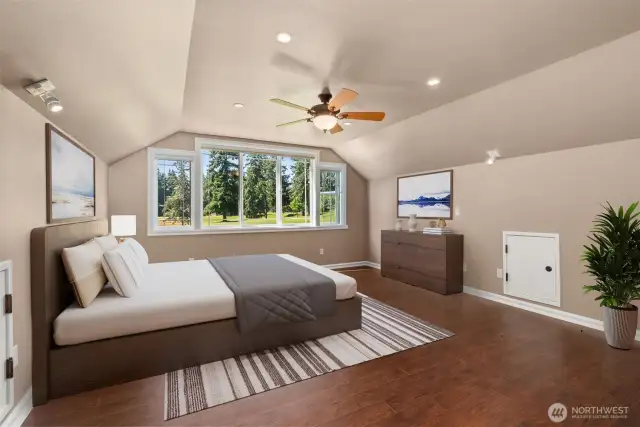 Spacious Primary w/ views!