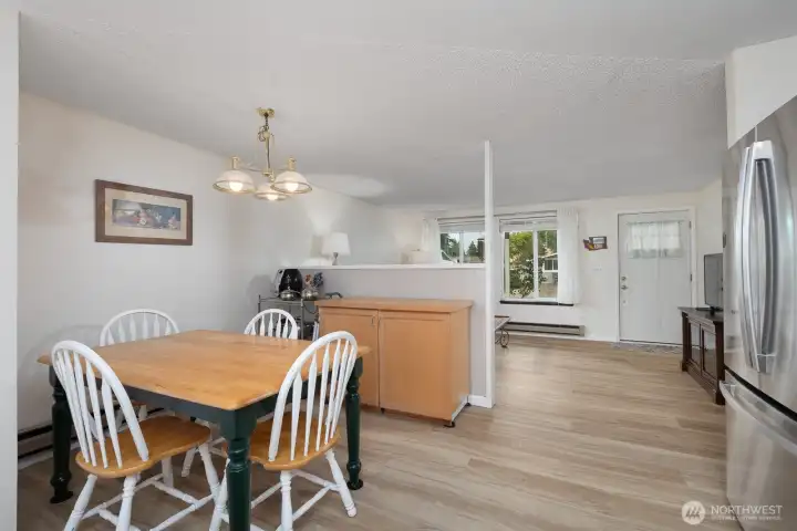 Dining space off of the kitchen.